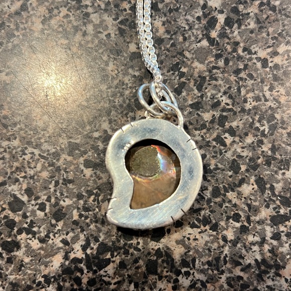 Shell necklace - Picture 2 of 3